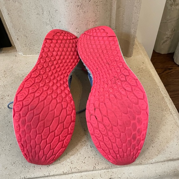 - New Balance ladies size 7 1/2 - Picture 4 of 5